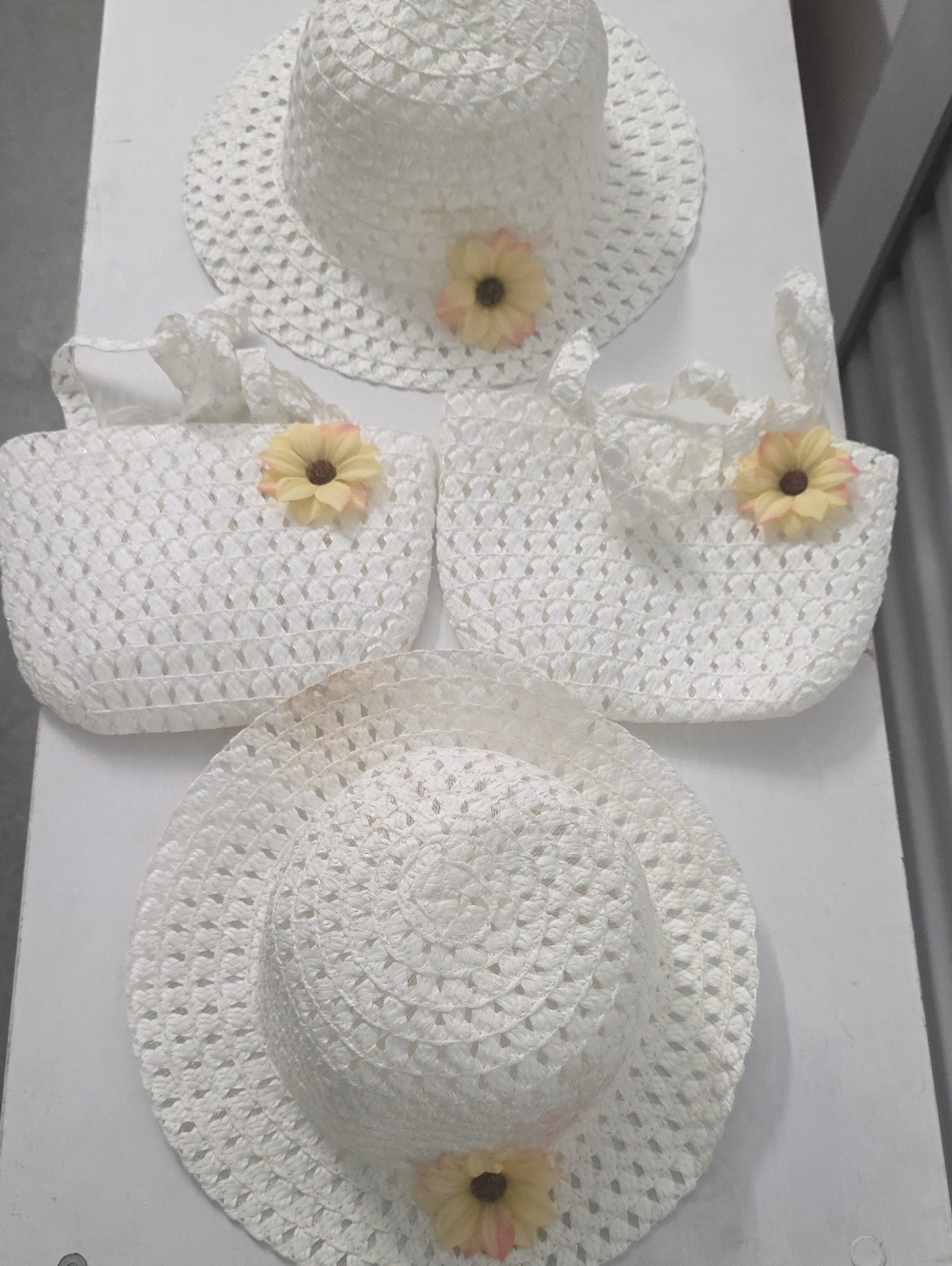 Source Unknown White Straw Kids Hat and Bag Set with Yellow Flower